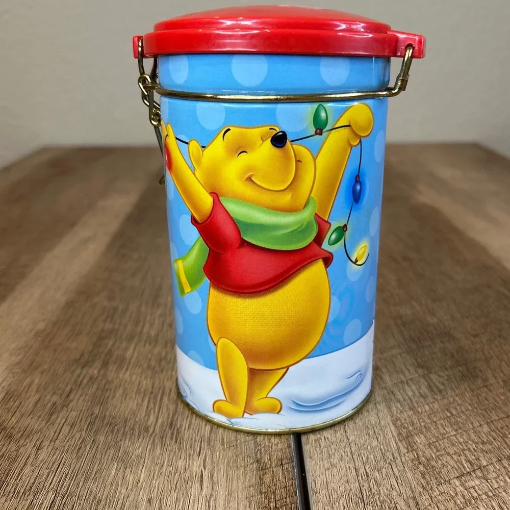 Disney Winnie‎ the Pooh Tigger 2006 Christmas Tin Canister Holiday Decor